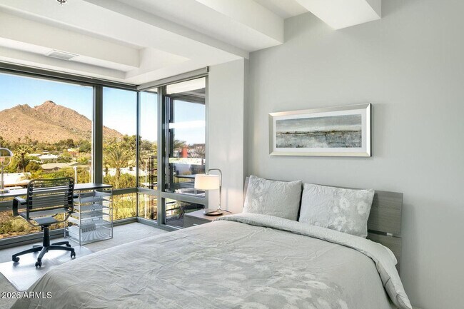 Building Photo - 7117 E Rancho Vista Dr