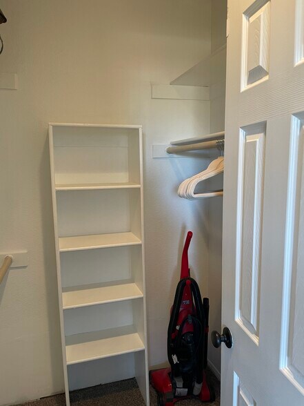 Building Photo - 1825 W Ray Rd