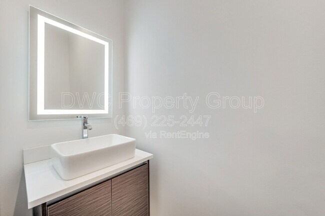 Building Photo - 2711 Kimsey Dr