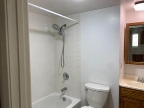 Building Photo - 81 Camelot Ct