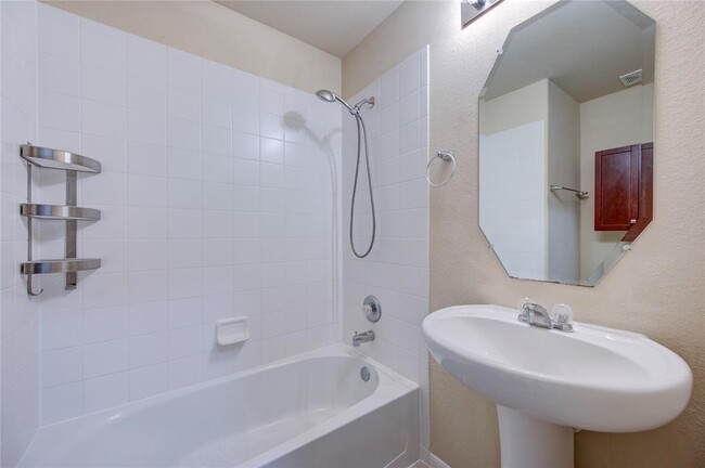 Building Photo - 2915 Iron Range Ct