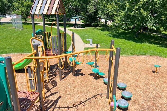 Building Photo - 2509 Hollyhock Dr