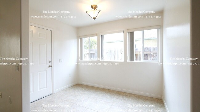 Building Photo - Gorgeous 2 BD / 2BTH Apartment Home w/ Two...