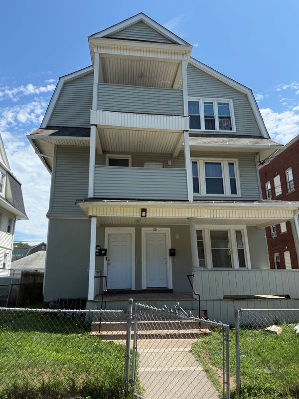 Building Photo - 126 Adams St