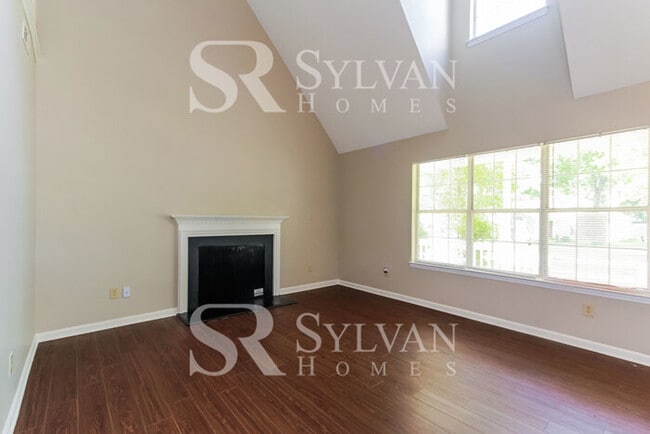 Building Photo - The living is easy in this 3 bedroom, 2 bathroom home