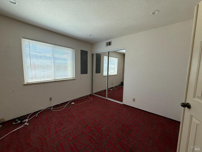Building Photo - 666 Belvedere Dr