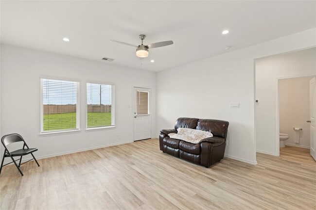 Building Photo - 31055 Brightwell Bnd