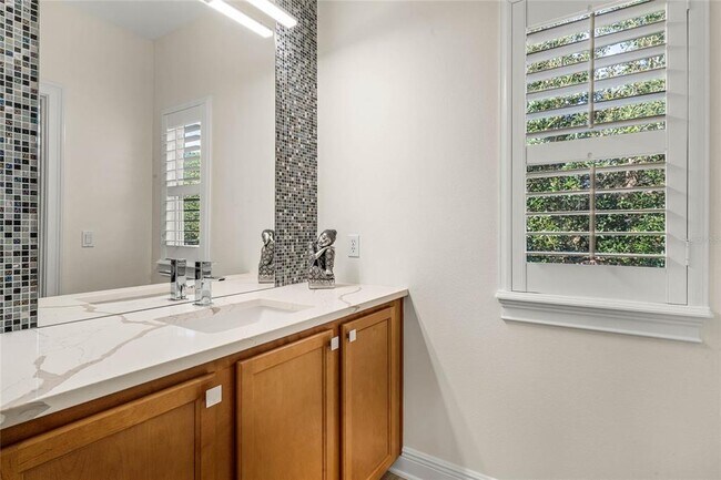 Building Photo - 3609 Simonton Pl