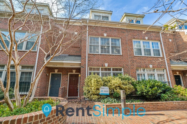 Building Photo - 1501 N Colonial Terrace