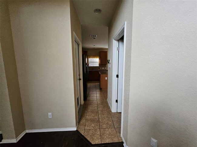 Building Photo - 11109 Persimmon Gap Dr
