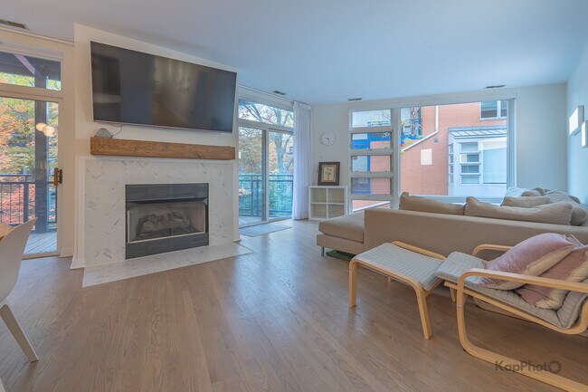 Building Photo - 1151 W Washington Blvd