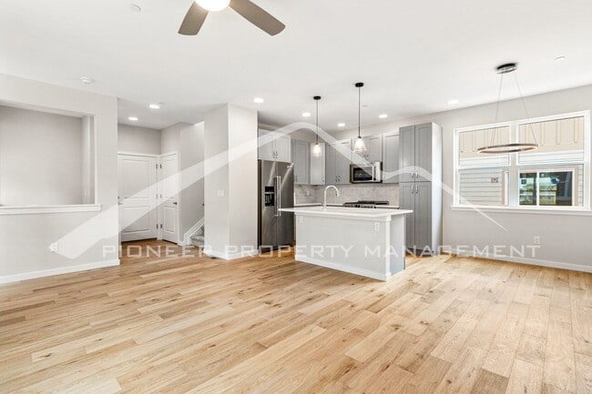 Building Photo - Beautiful Home with 2 Car Garage and Central A/C