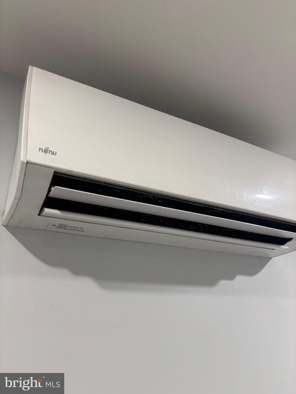 Building Photo - 4087 Lancaster Ave