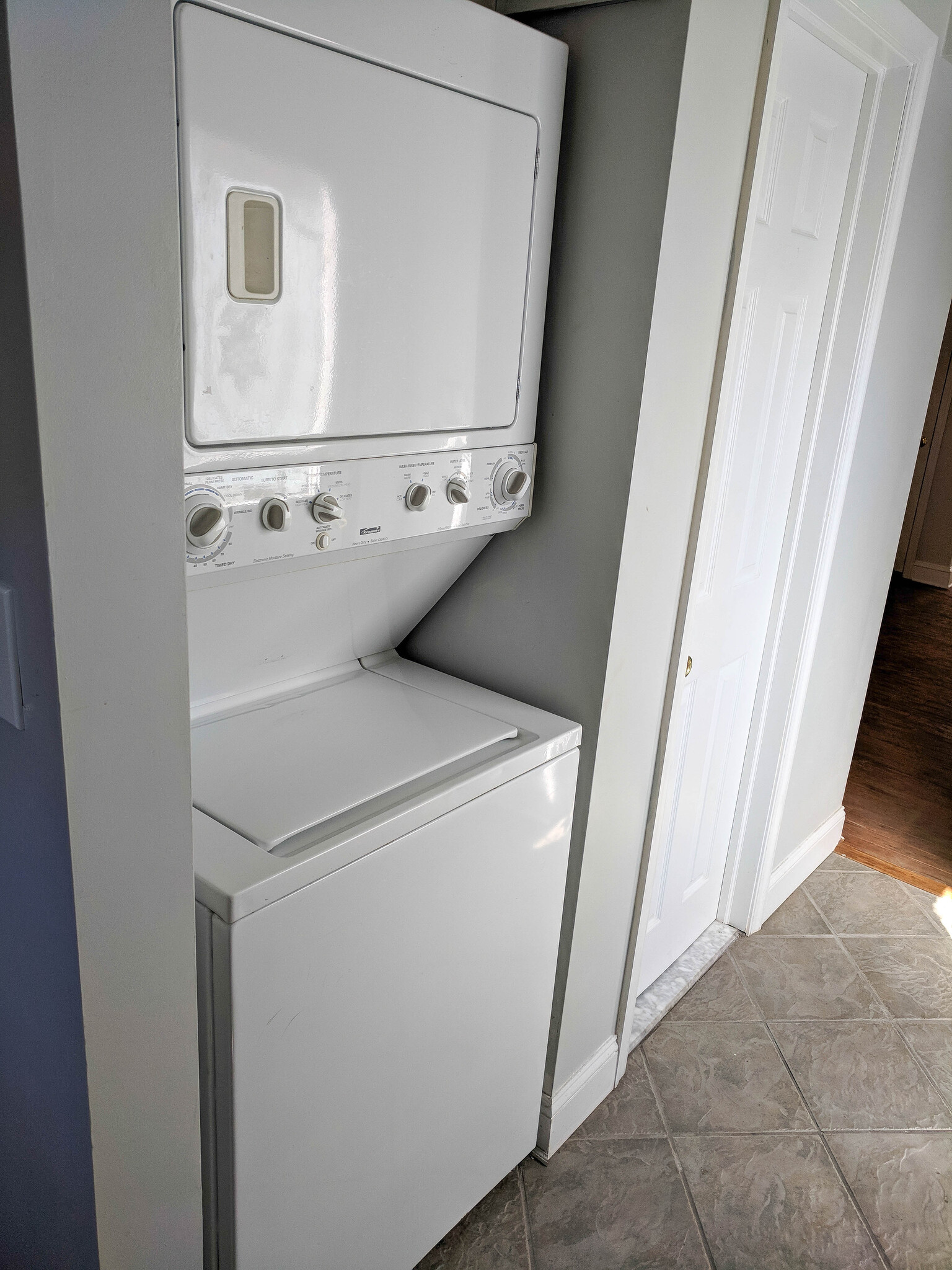 1st floor laundry - 2823 Chatham St
