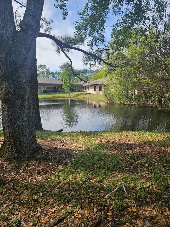 Building Photo - 2 BEDROOM 2 BATH HOME IN  PELICAN BAY GATED COMMUNITY