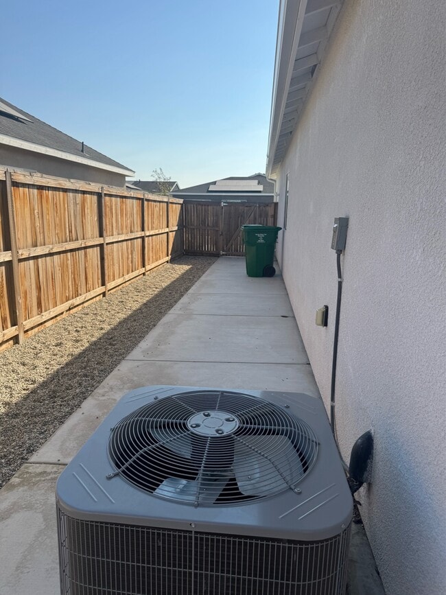 Building Photo - 3321 Mulberry Grv Wy