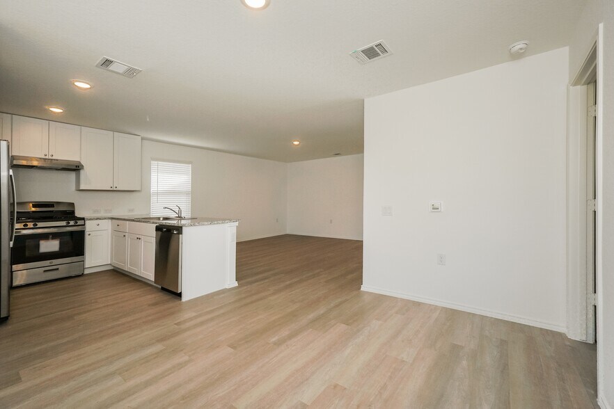 Building Photo - 11918 Cink Dr