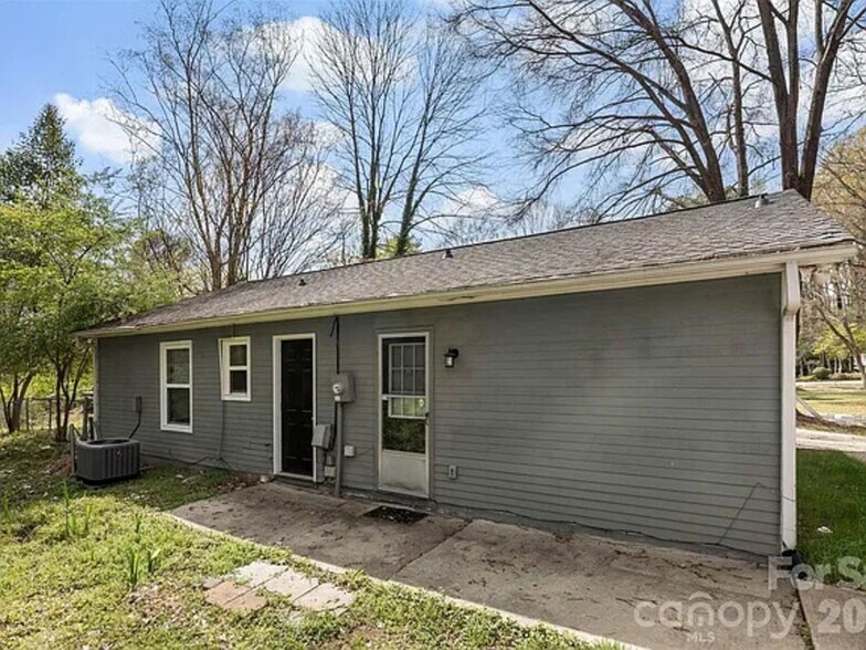 Building Photo - 5307 Dawndeer Ln