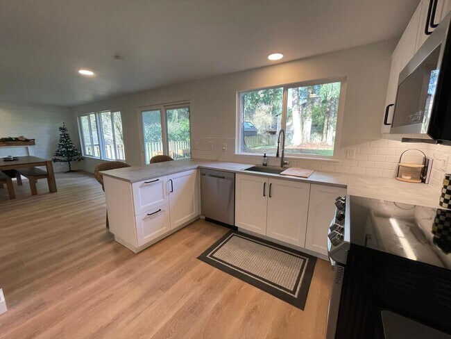 Building Photo - 13540 NE 190th Pl