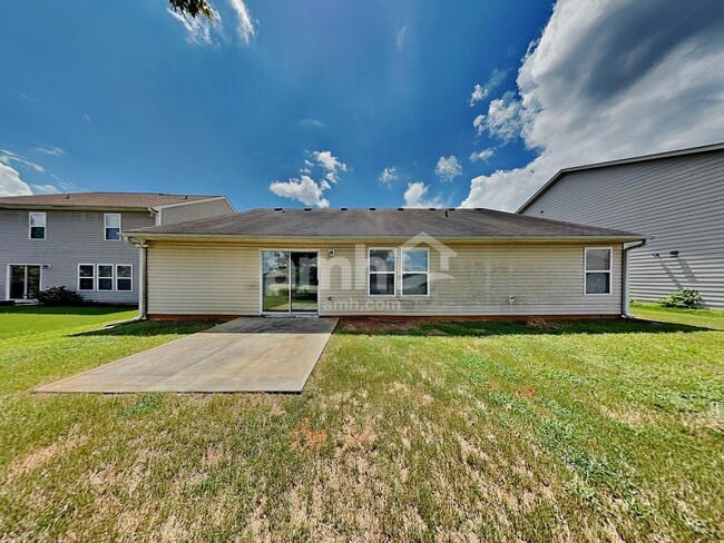 Building Photo - 975 Donington Cir