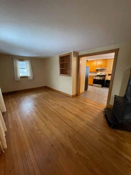 Building Photo - 298 Sweet Pond Rd