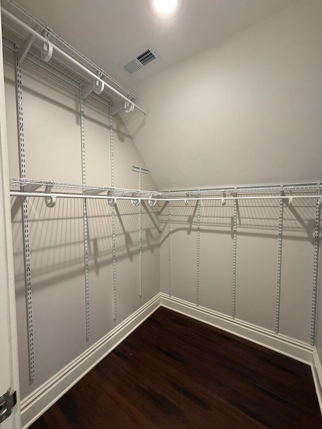 Building Photo - Bright & Spacious 3BR in The Grove – Walk to Shops & Dining!