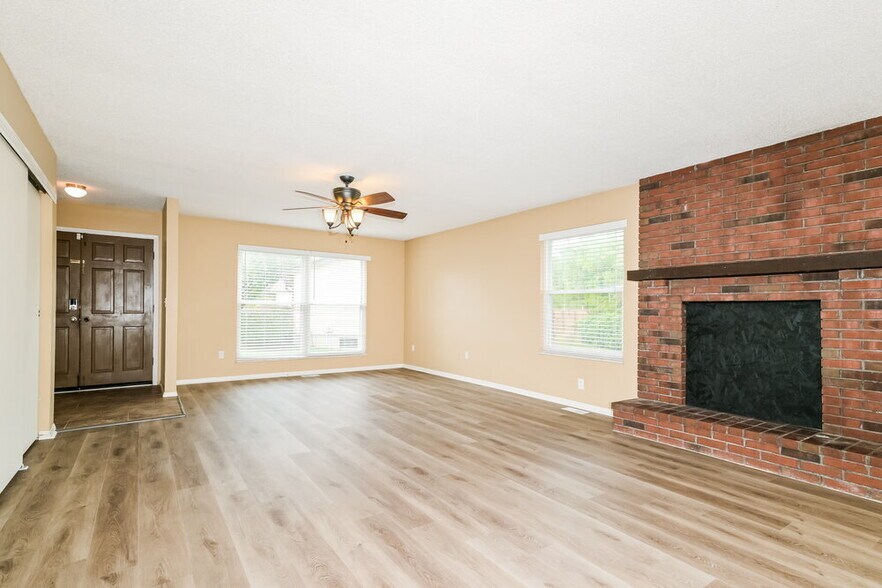 Building Photo - 3319 Tom Sawyer Dr