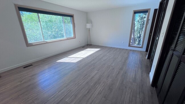 Building Photo - Peaceful Country Setting – Beautiful 5-Bed...