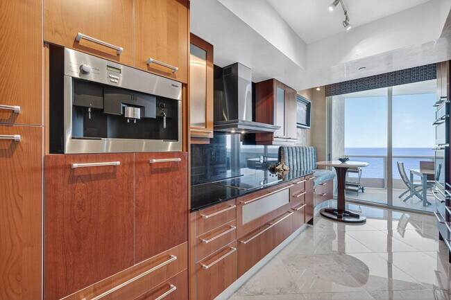 Building Photo - 1600 S Ocean Blvd