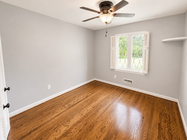 Building Photo - 1601 Lynn Way