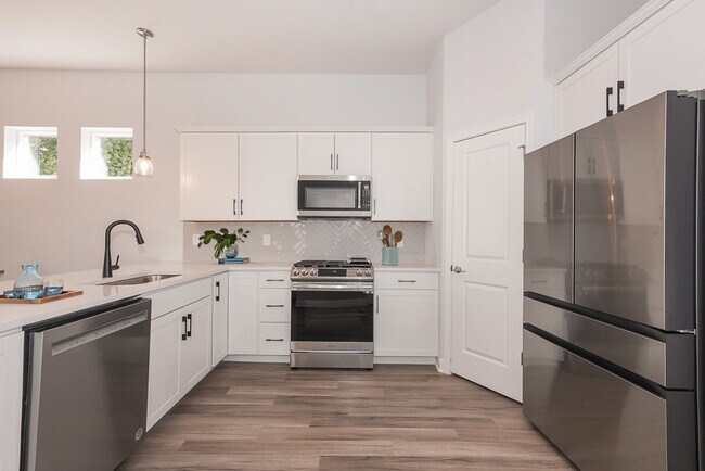 Building Photo - 2184 E 97th St