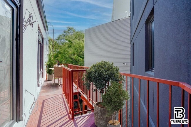 Building Photo - Brand new building 2 bed w/Rooftop!