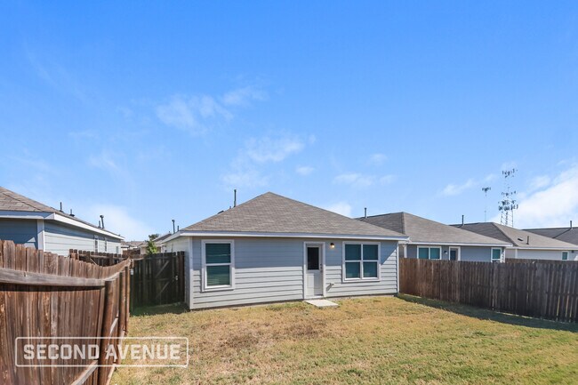 Building Photo - 5915 Nyquist Wy