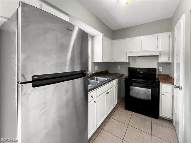 Building Photo - 17435 Barbara Dr