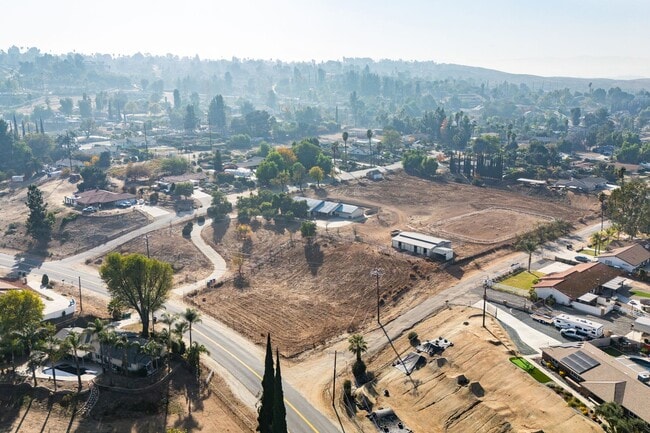 Building Photo - HORSE TRAINERS! MUST SEE HORSE PROPERTY AWESOME ACRAGE 5 ACRES Beautiful Custom 1 story home in W...