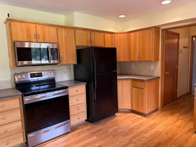 Building Photo - 1416 Scenic Dr