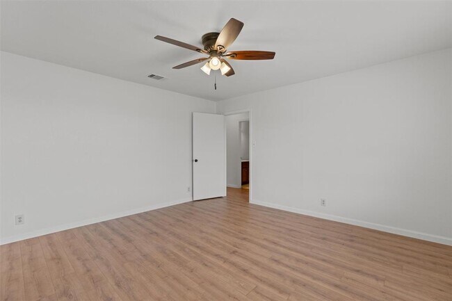 Building Photo - 209 E Rector St