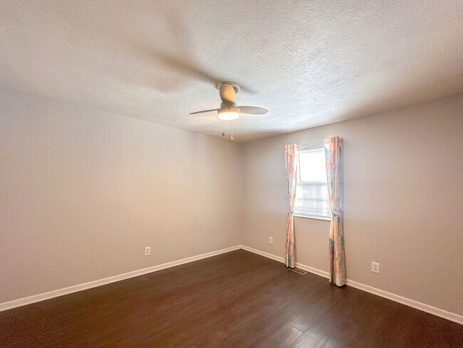 Building Photo - 1332 S Elizabeth St