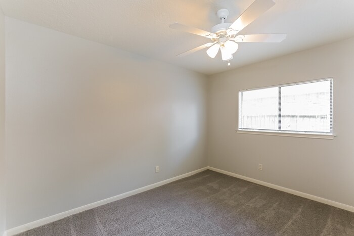 Building Photo - 3015 Quail Run Dr