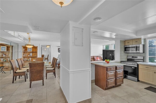 Building Photo - 601 Three Islands Boulevard