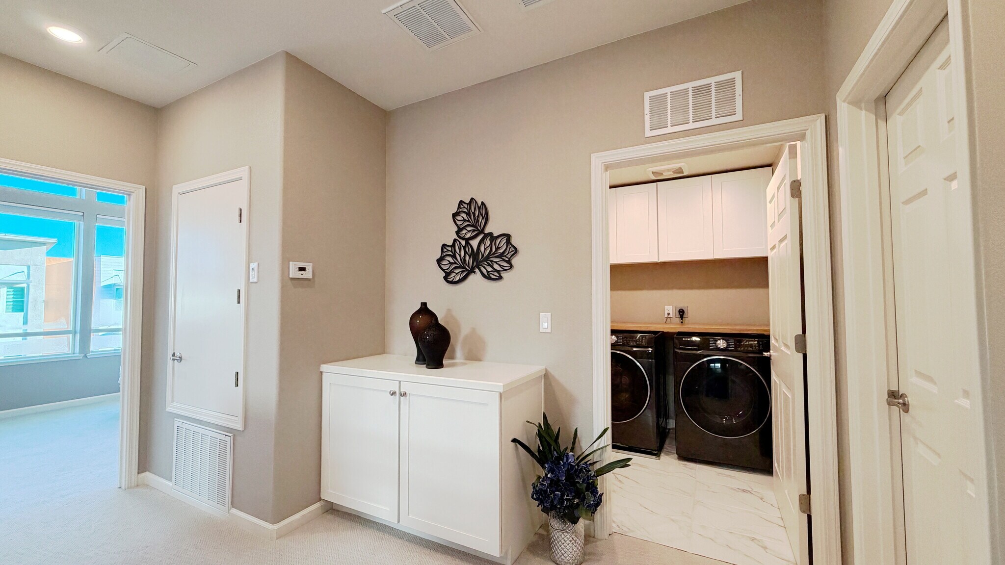 Building Photo - 164 Agustin Narvaez St