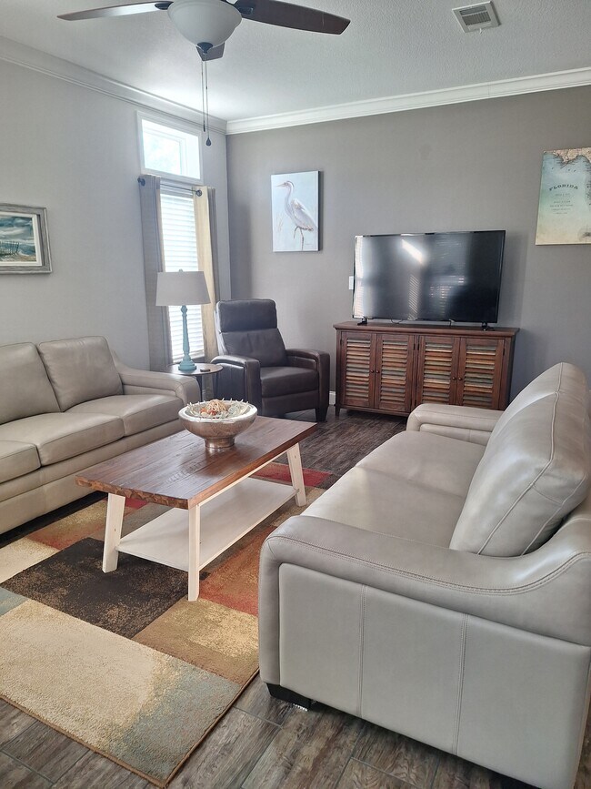 Building Photo - 29201 S Jones Loop Rd