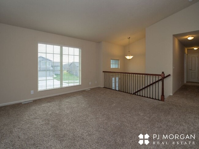 Building Photo - 3 bedroom, 2 bathroom House For Lease