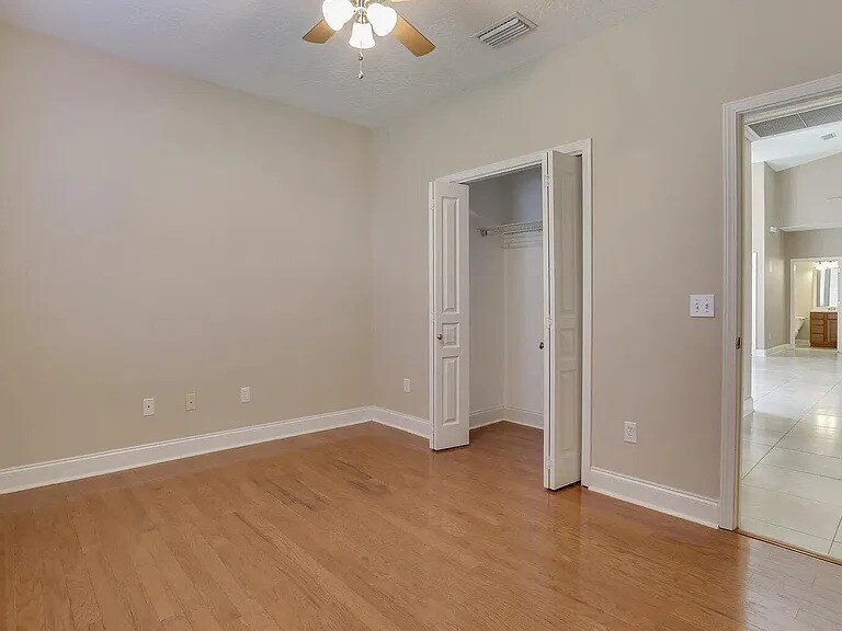 Building Photo - 103 Par Ct