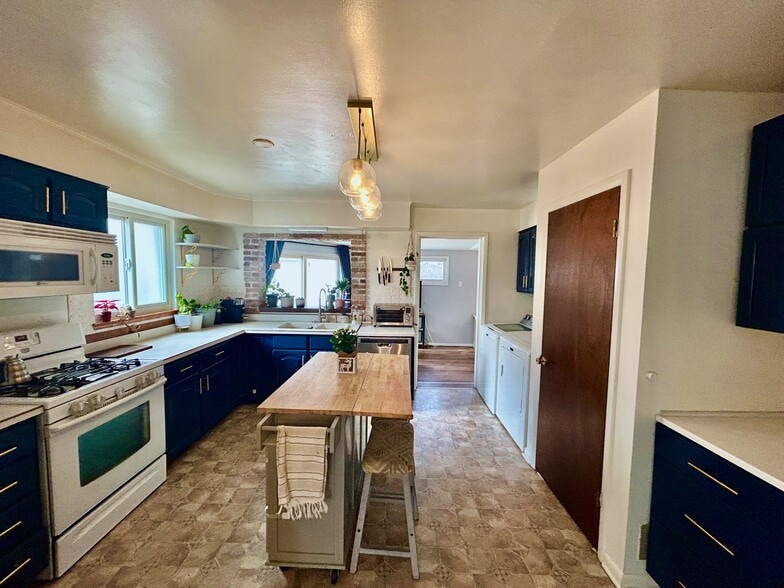 Building Photo - 4751 S Delaware St