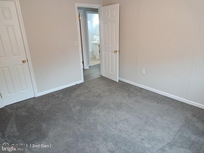 Building Photo - 16 N Orchard St