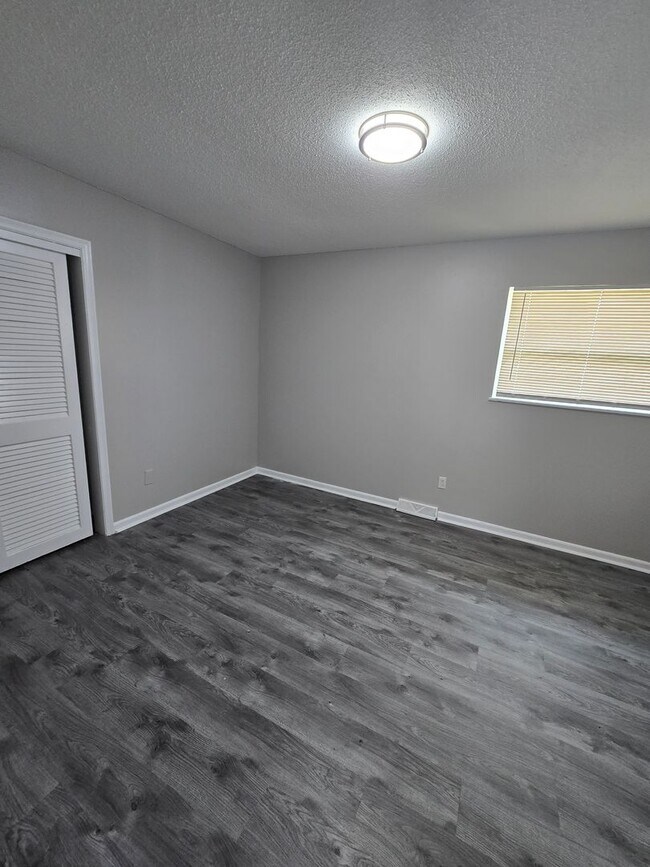 Building Photo - 1408 N 63rd Terrace