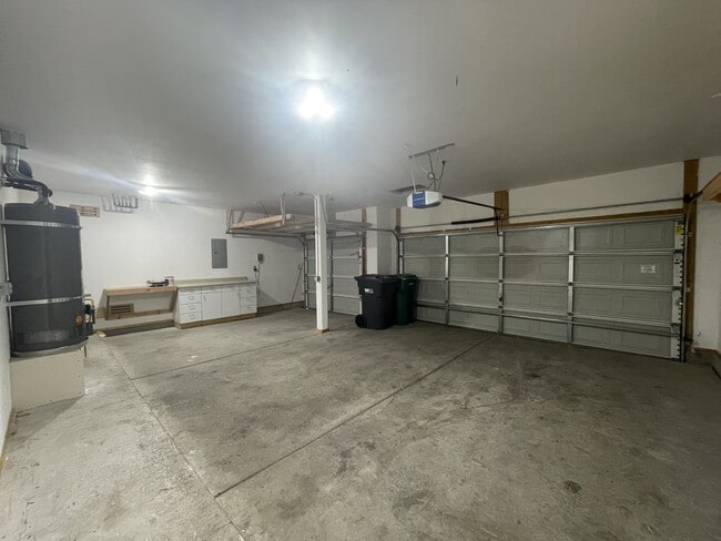 Building Photo - 2401 Falesco Rd SE