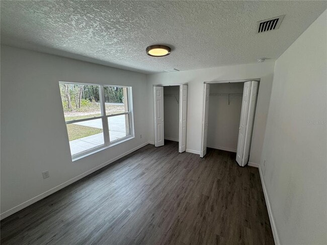 Building Photo - 8448 Balm St