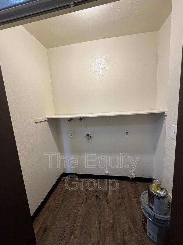 Building Photo - 3533 S County Center Dr
